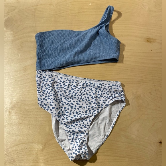 One-Shoulder Blue and White Bikini Set Large (DV) - Picture 3 of 12